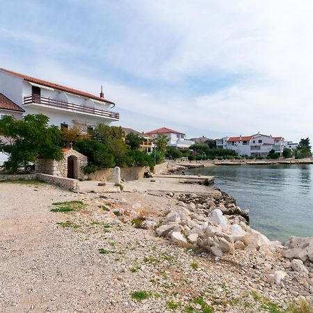 Apartments By The Sea Mandre, Pag - 4101 كولان المظهر الخارجي الصورة