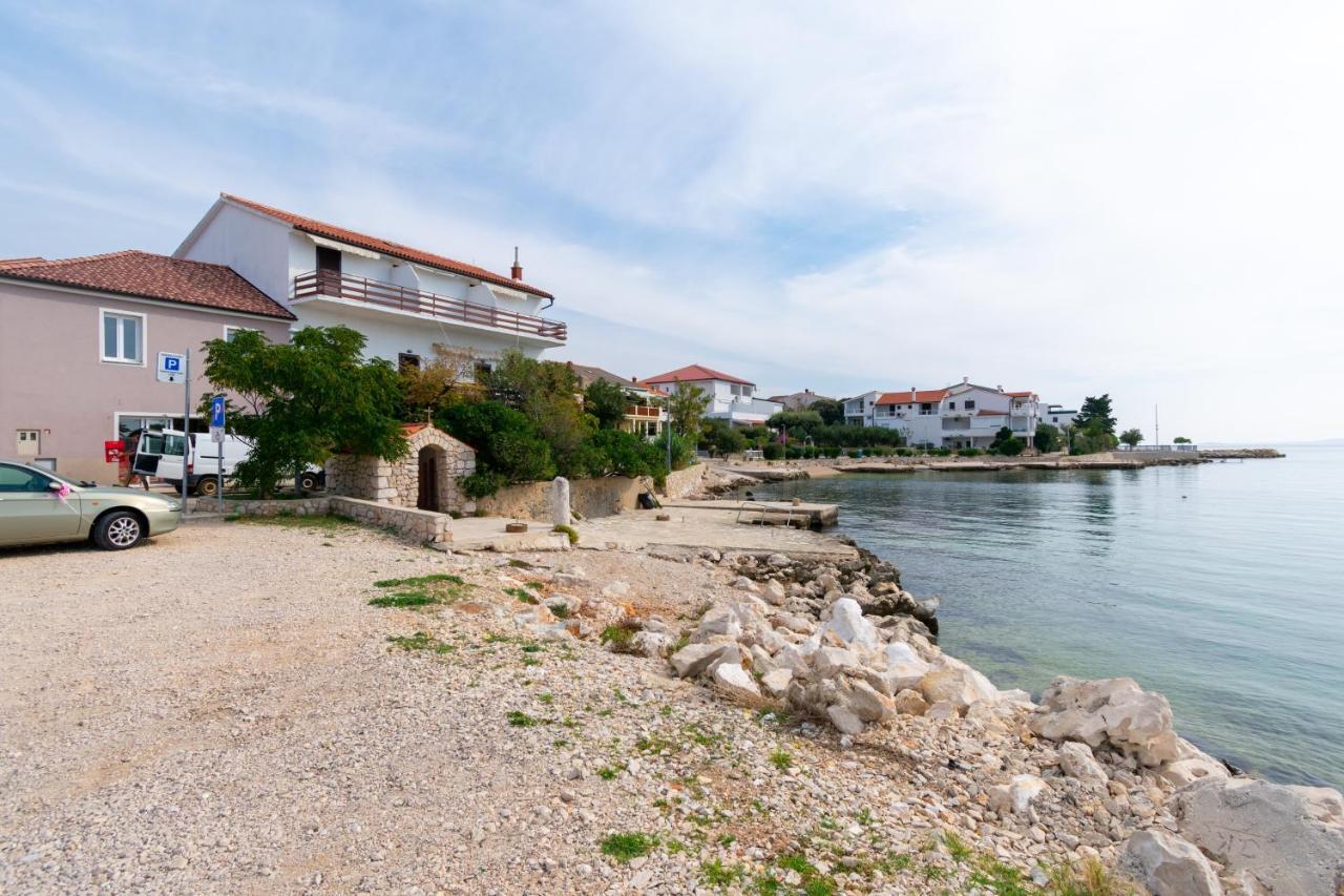 Apartments By The Sea Mandre, Pag - 4101 كولان المظهر الخارجي الصورة