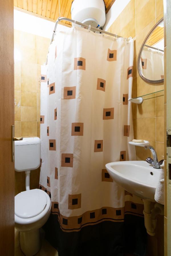 Apartments By The Sea Mandre, Pag - 4101 كولان المظهر الخارجي الصورة