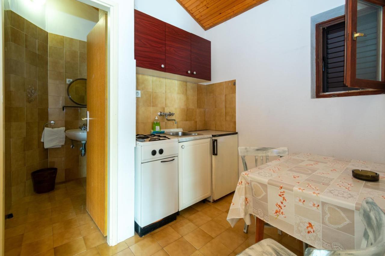 Apartments By The Sea Mandre, Pag - 4101 كولان المظهر الخارجي الصورة