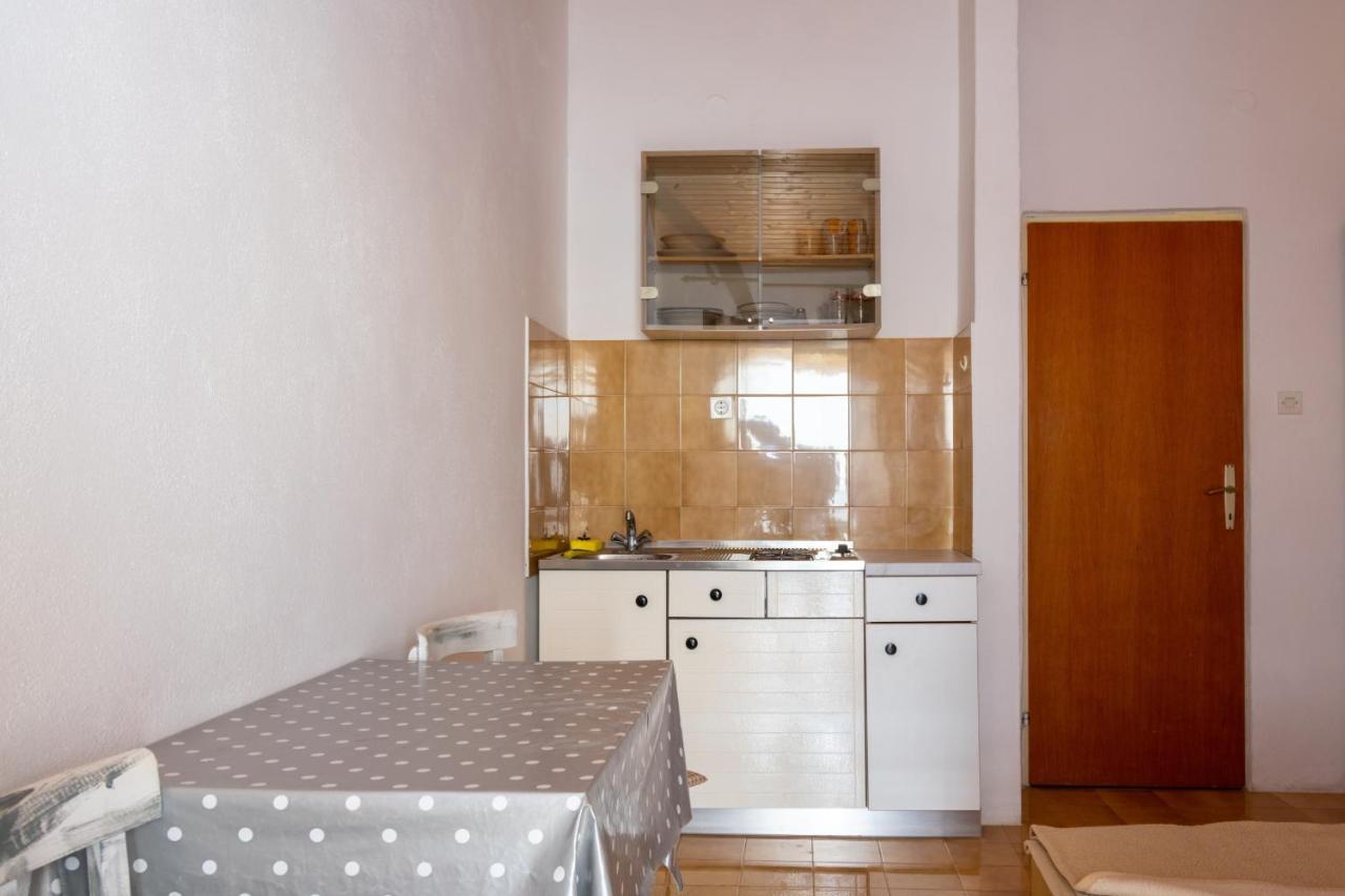 Apartments By The Sea Mandre, Pag - 4101 كولان المظهر الخارجي الصورة