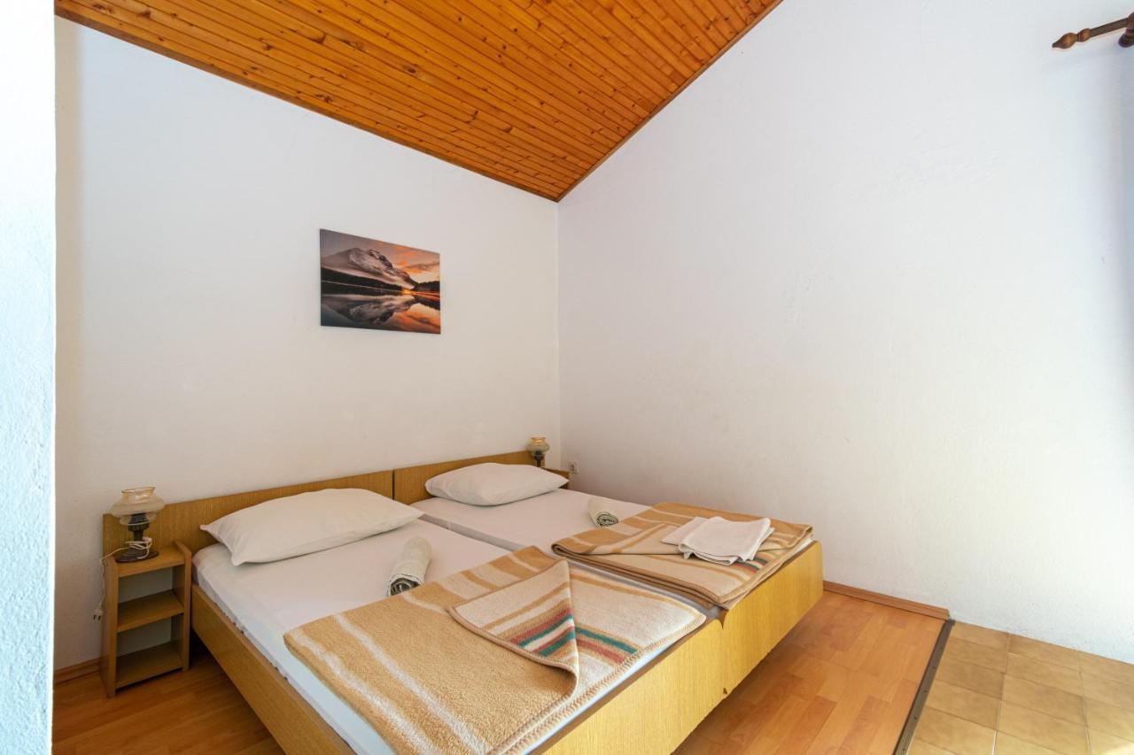 Apartments By The Sea Mandre, Pag - 4101 كولان المظهر الخارجي الصورة