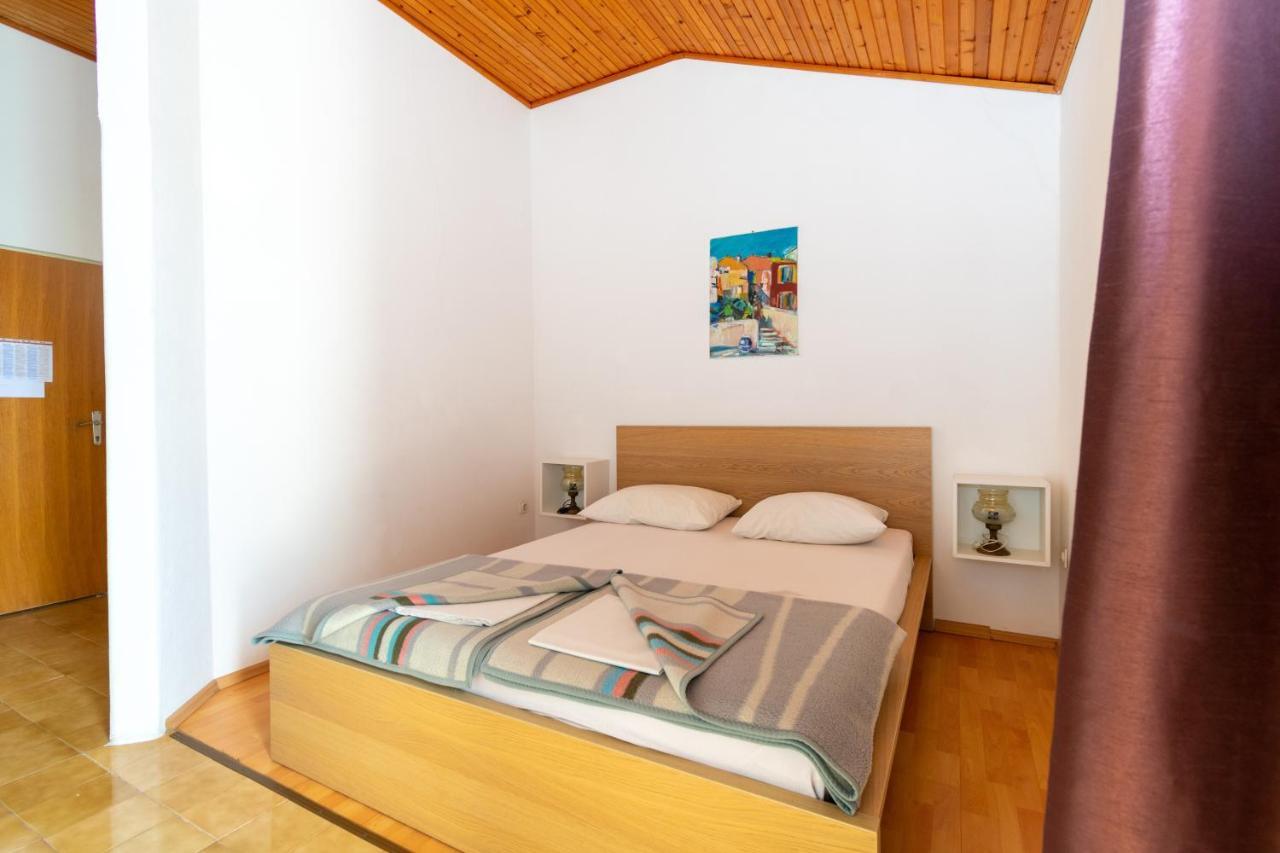 Apartments By The Sea Mandre, Pag - 4101 كولان المظهر الخارجي الصورة