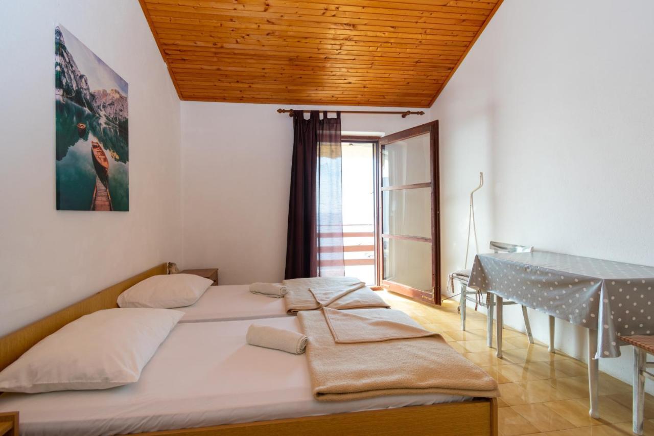 Apartments By The Sea Mandre, Pag - 4101 كولان المظهر الخارجي الصورة