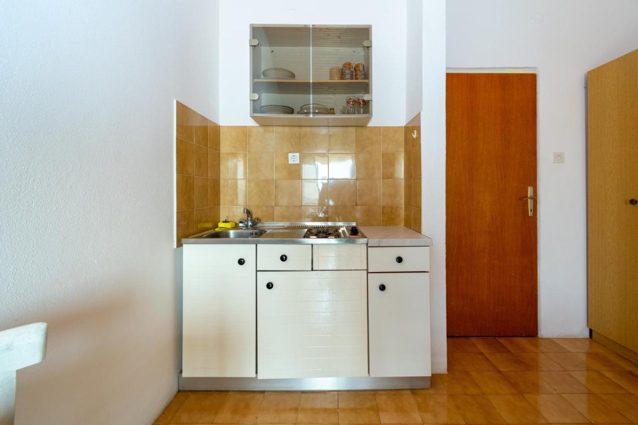 Apartments By The Sea Mandre, Pag - 4101 كولان المظهر الخارجي الصورة