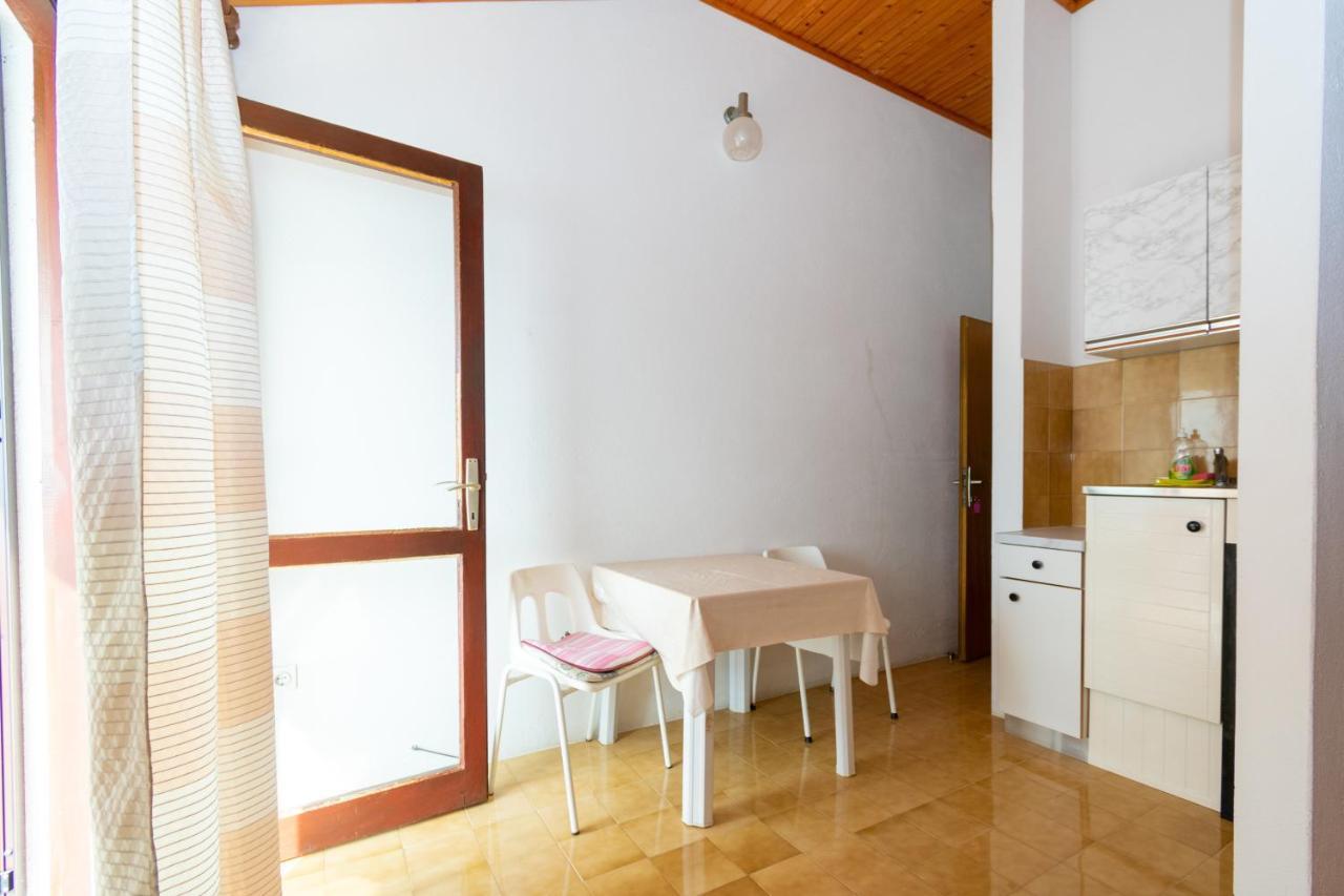 Apartments By The Sea Mandre, Pag - 4101 كولان المظهر الخارجي الصورة