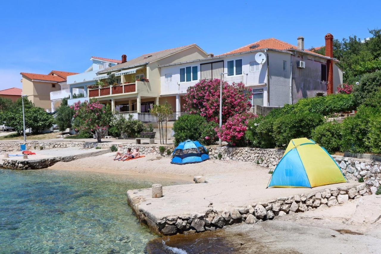 Apartments By The Sea Mandre, Pag - 4101 كولان المظهر الخارجي الصورة