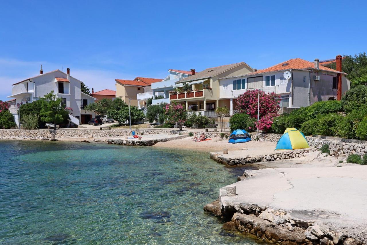 Apartments By The Sea Mandre, Pag - 4101 كولان المظهر الخارجي الصورة