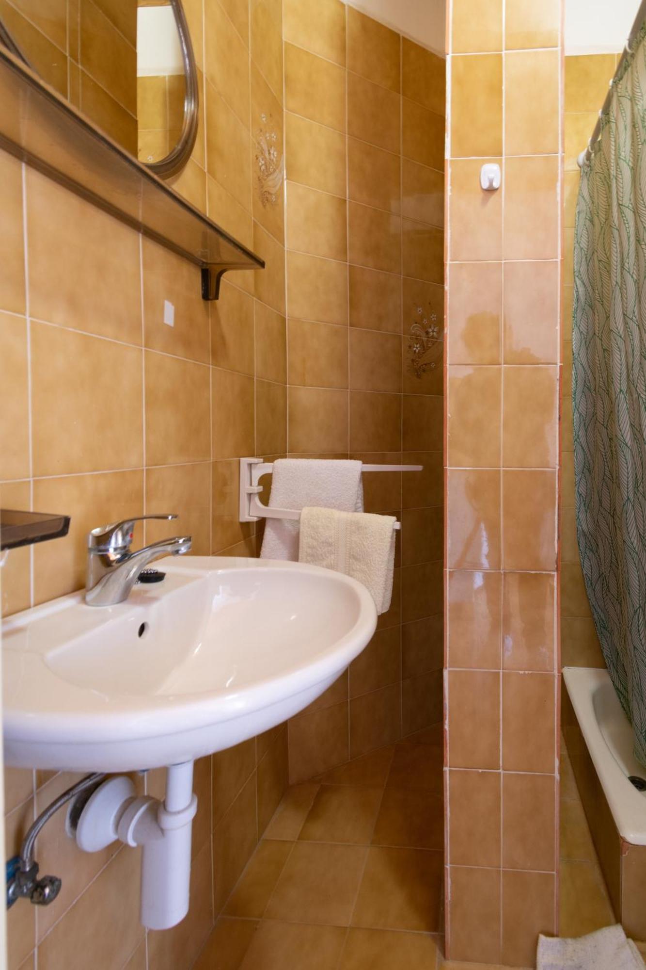 Apartments By The Sea Mandre, Pag - 4101 كولان الغرفة الصورة