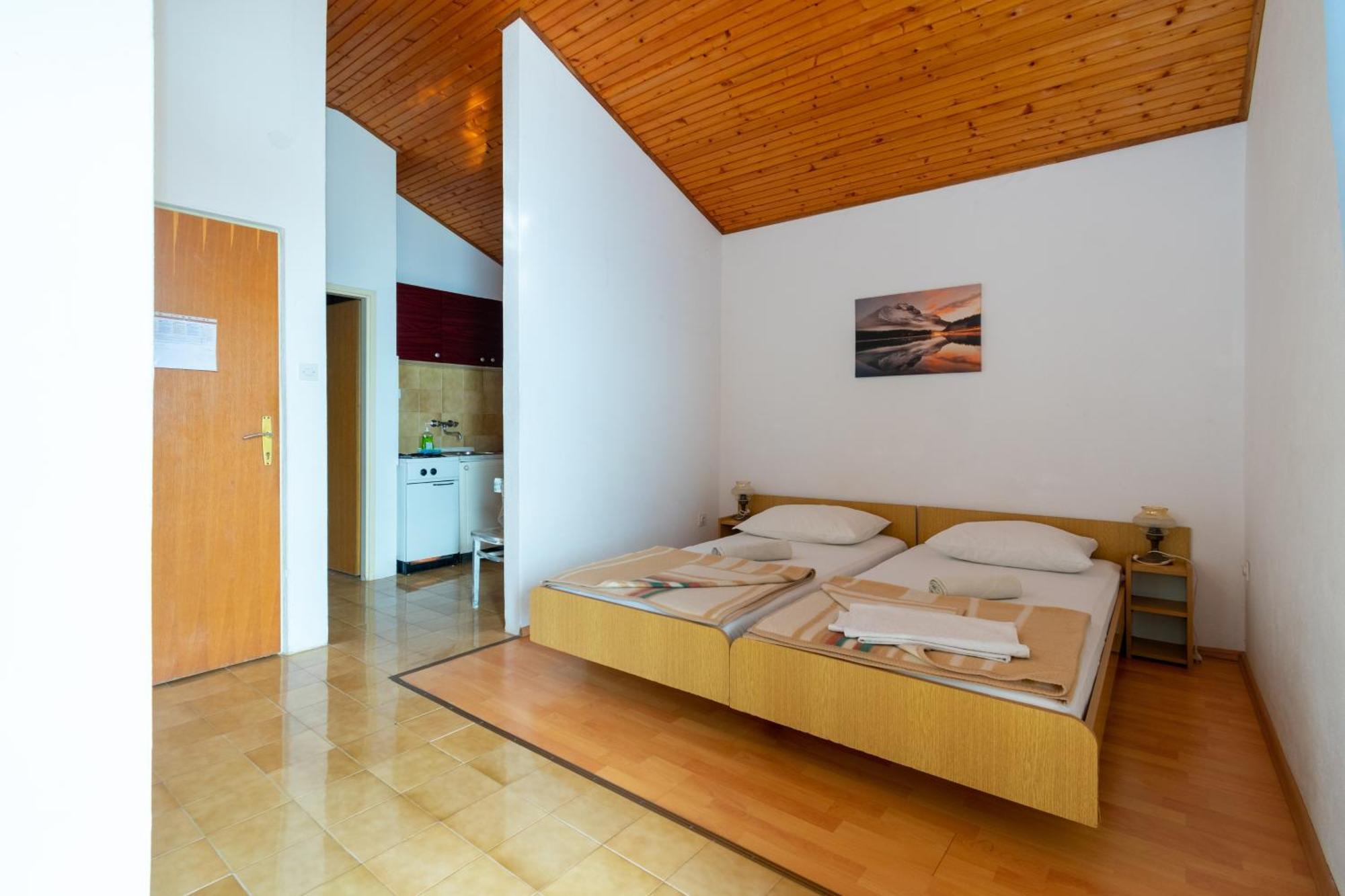 Apartments By The Sea Mandre, Pag - 4101 كولان الغرفة الصورة